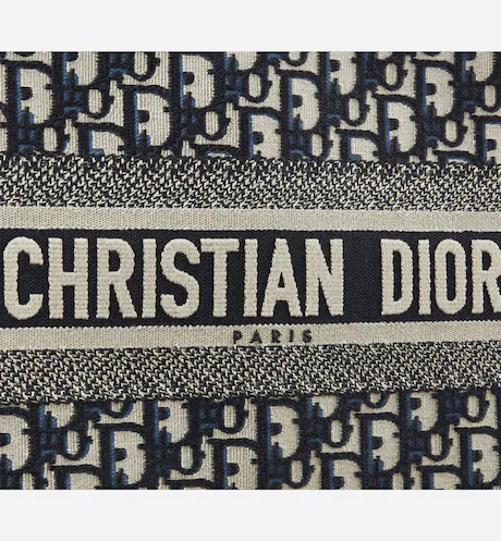 3235878-3235878-0-0-0-0-0-0_2